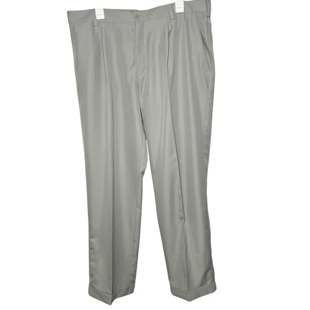 Nike FitDry Golf Lightweight Pleated Front
Very Gray Men’s Pant 38X32